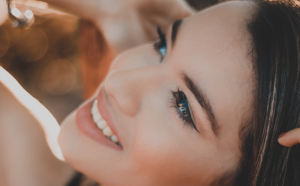 今日からできる！小顔美人になるためのメイクテクニックを伝授♡