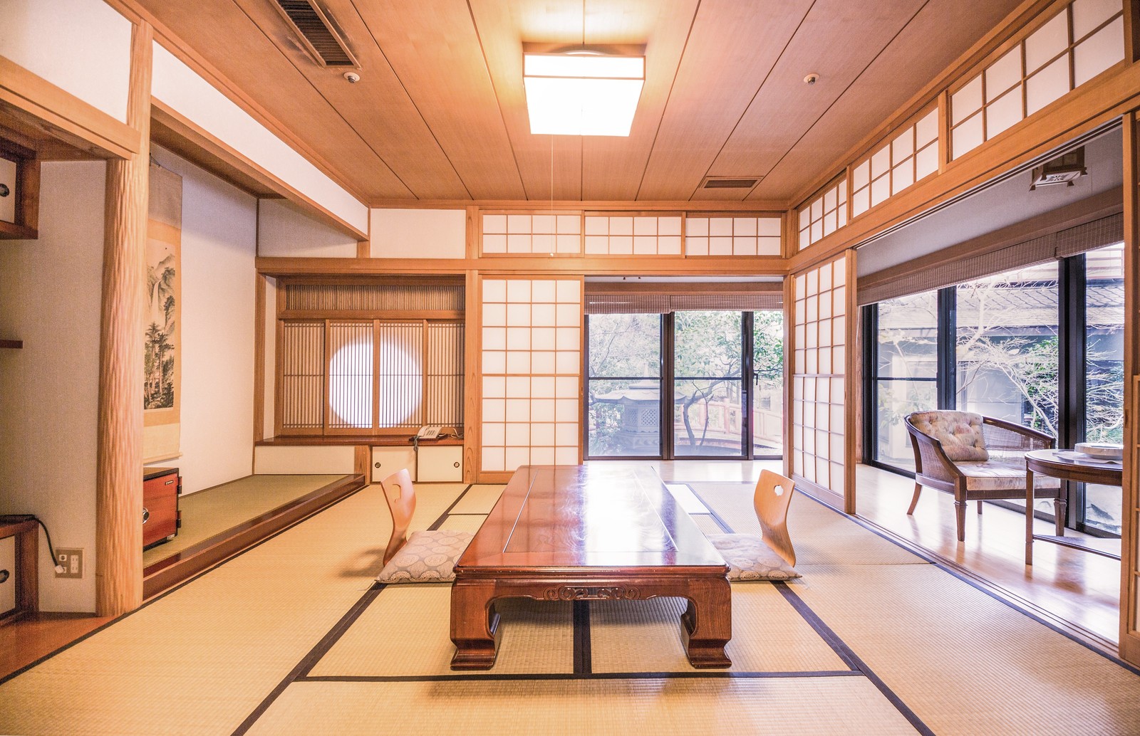 女性ひとり旅行