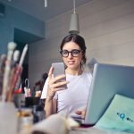 主婦に人気のお小遣い稼ぎ!チャットレディで豊かな毎日を♪