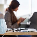 オフィスの乾燥に要注意!悪影響や最適な湿度を保つコツをご紹介